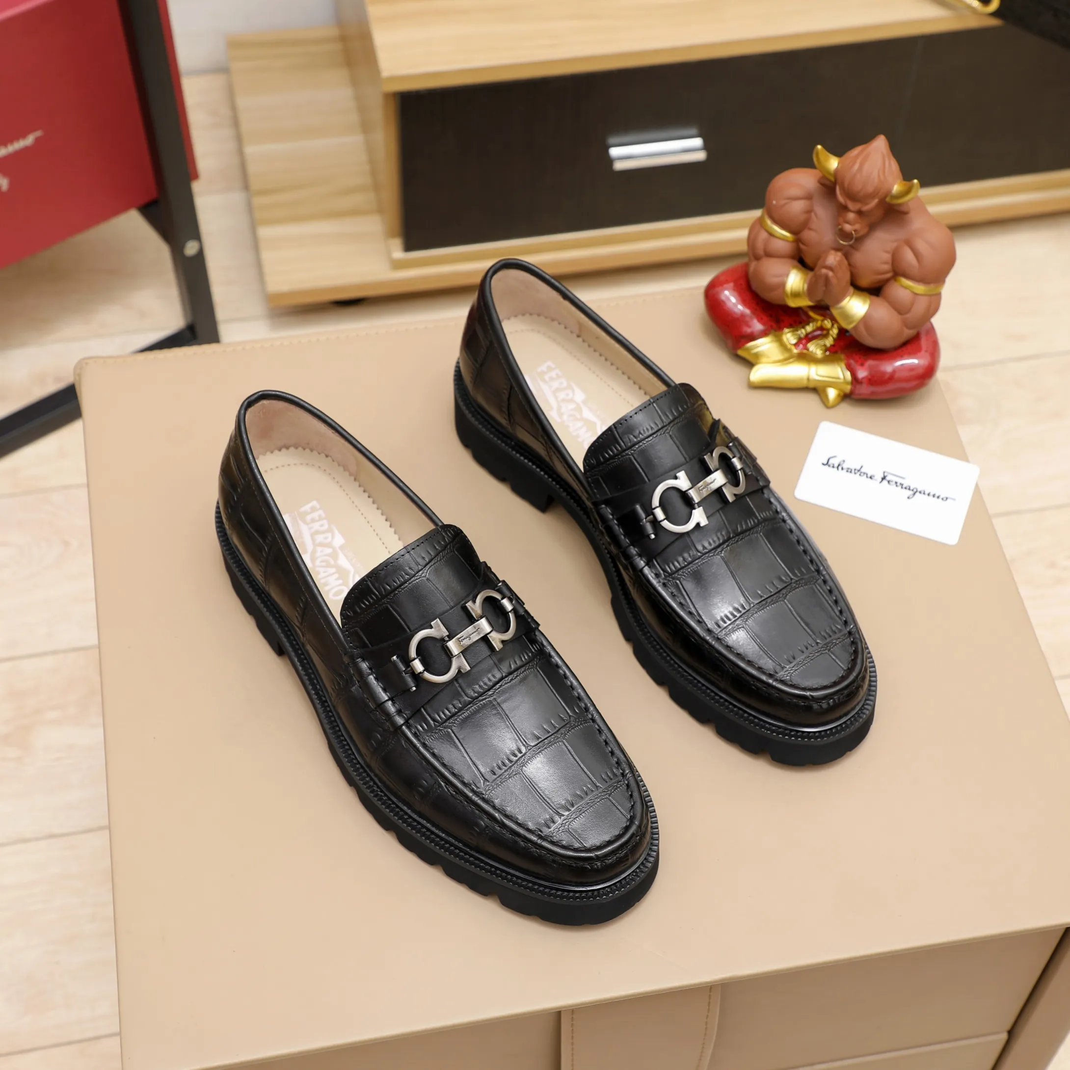 Men's shoes 💰540 🕷🕷🐂【Ferragamo】Ferragamo Popular fashionable casual shoes🇨🇳Official website counter 1:1 production, original mold opening💯Good quality visible, imported high-end first-layer waxed calfskin, water-dyed🐂leather lining🌿very clear texture, high-quality waterproof, non-slip and wear-resistant outsole🎋high quality and low price, truly handmade🍓Black optional! Code number 38-45……